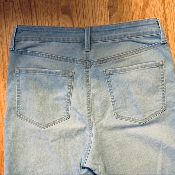 Light wash boot cut jeans - Picture 4 of 6